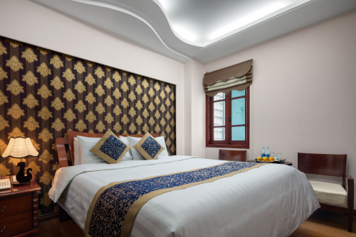 DELUXE DOUBLE/TWIN ROOM