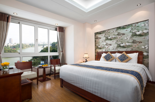 SUITE ROOM LAKE VIEW